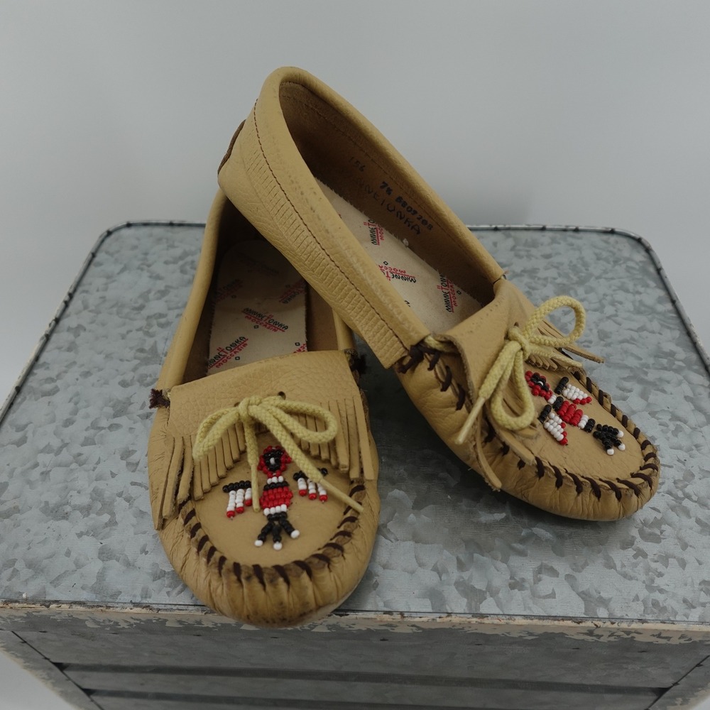 Minnetonka Moccasin Thunderbird Beaded Tan Deerskin Leather Loafers Womens 7.5